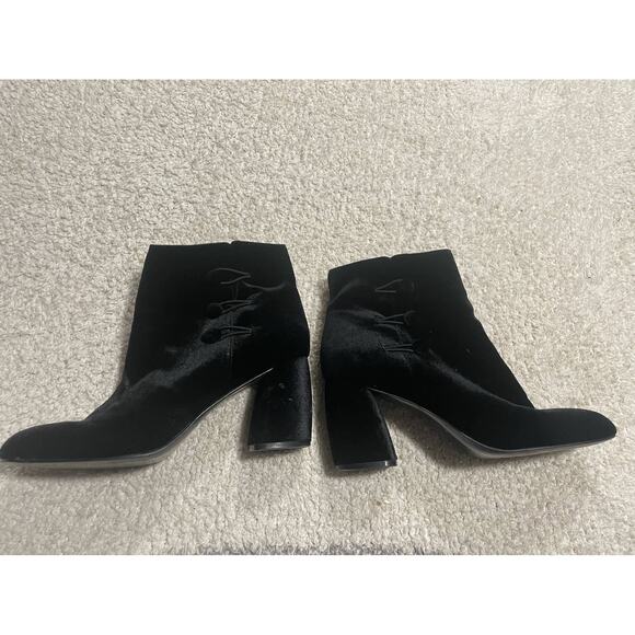 Nine West Women's Size 9.5 M Round Block Heel Khraine Ankle Boots Black Velvet - Picture 4 of 8
